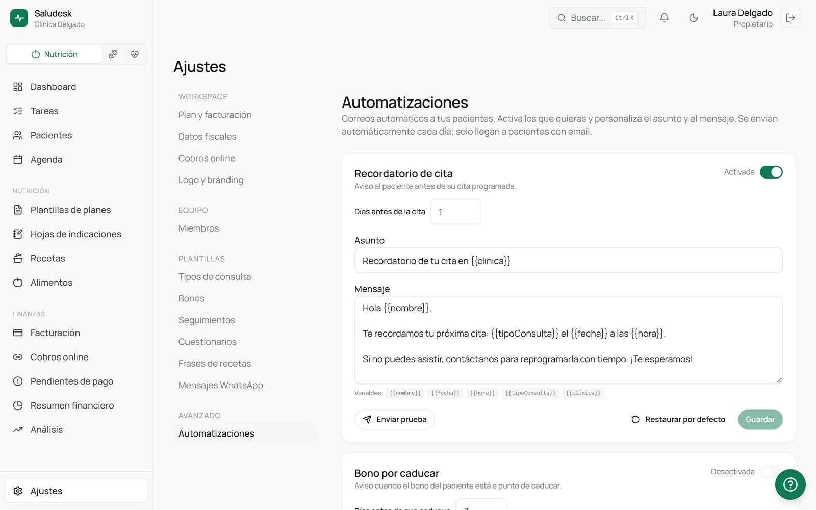 Ajustes de automatizaciones de Saludesk: recordatorio de cita activado, con días de antelación, asunto y mensaje editables mediante variables
