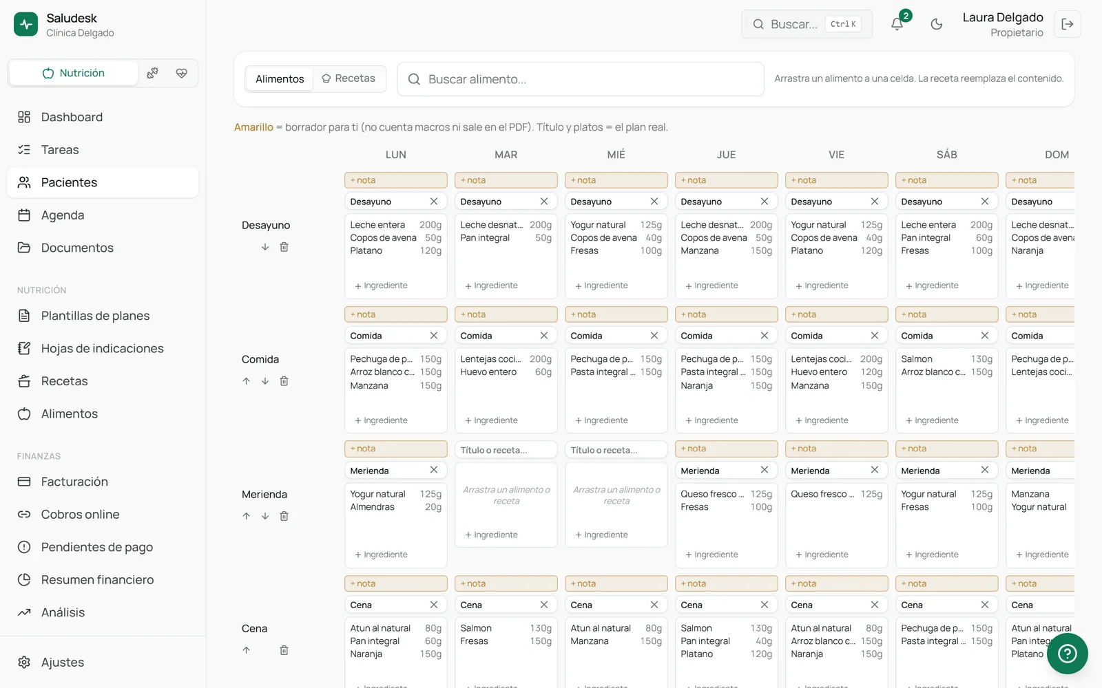 Editor del plan de alimentación semanal de Saludesk: desayuno, media mañana, comida y merienda de lunes a domingo, con alimentos y gramos por comida