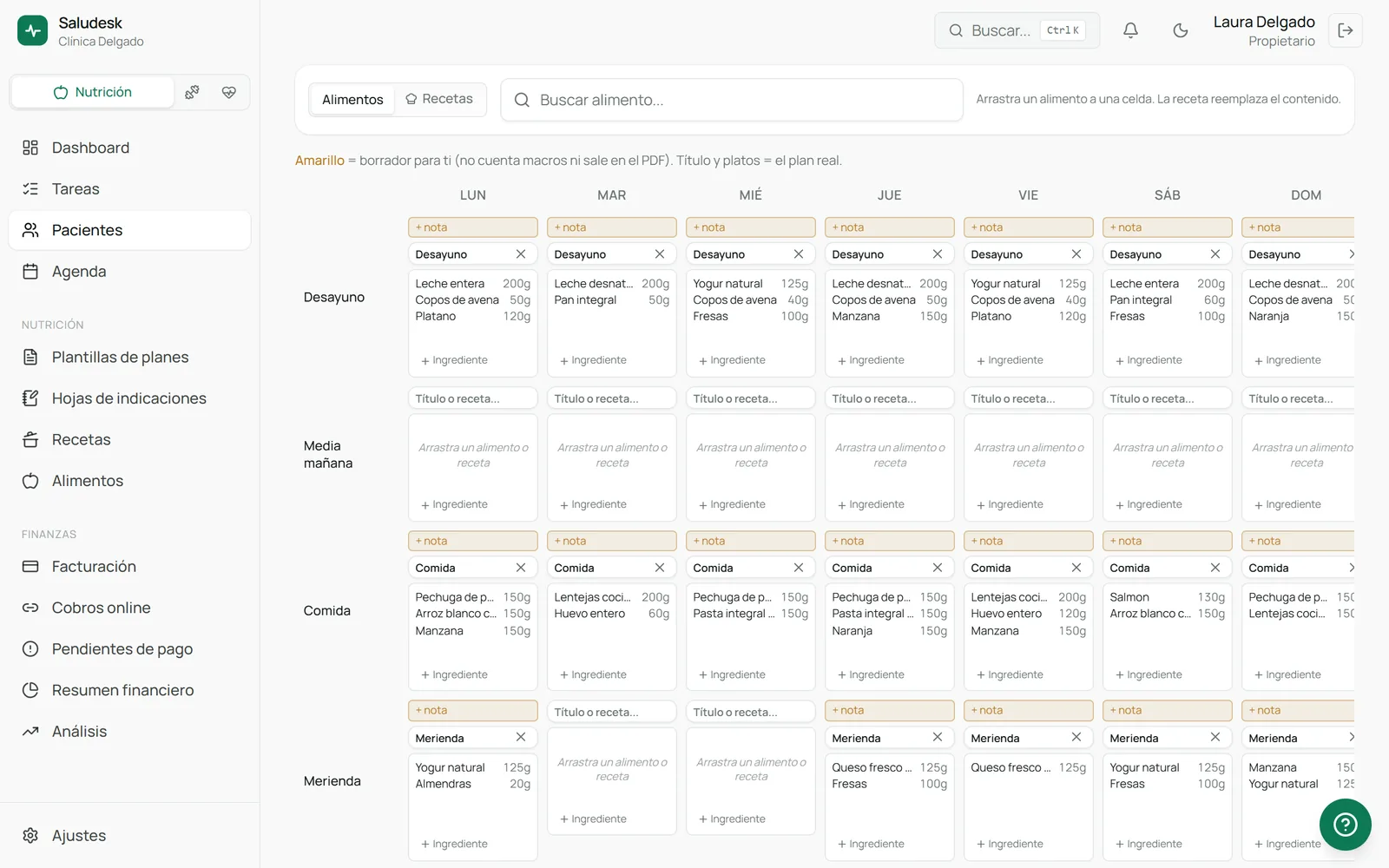Editor del plan de alimentación semanal de Saludesk: desayuno, media mañana, comida y merienda de lunes a domingo, con alimentos y gramos por comida